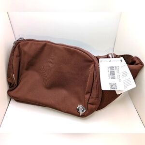 Lululemon Everywhere Sling Bag